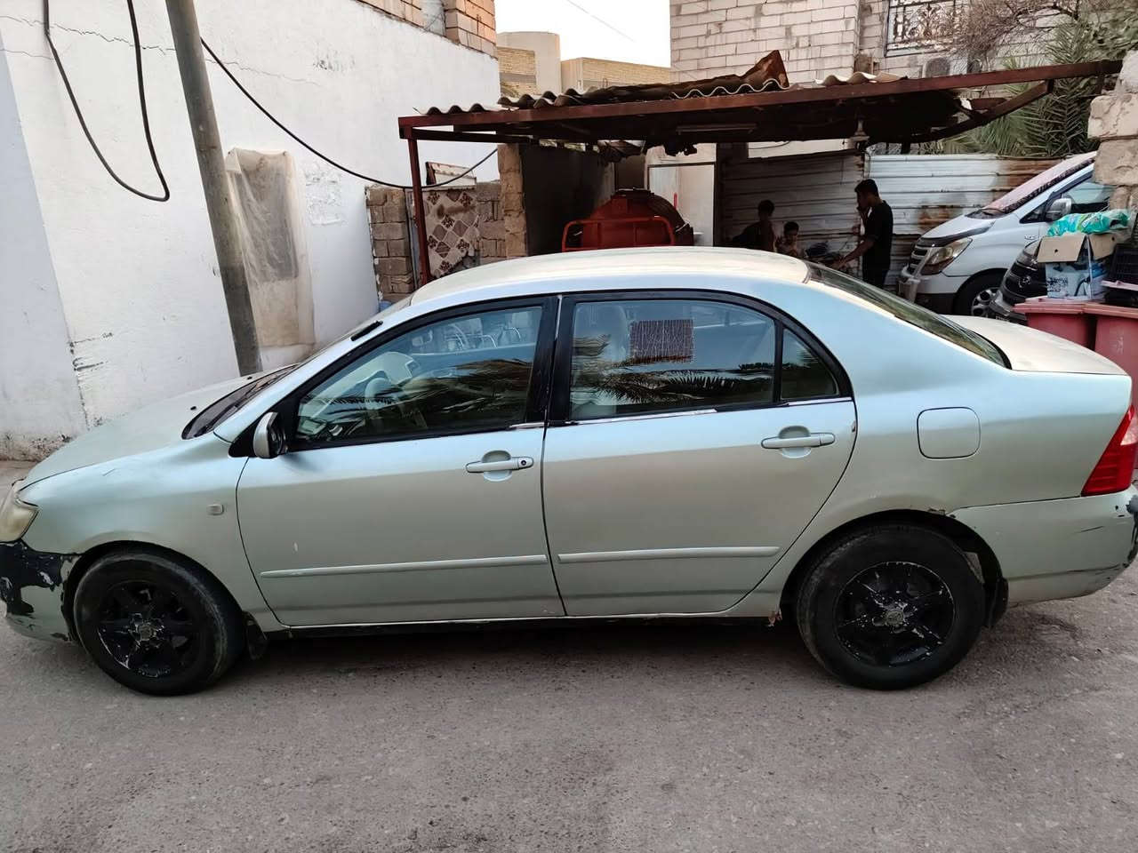 كورولا بيكاتشو 2006 بأسمي 
سنوية تنتهي 2030 
لونها رصاصي مصبوغه غير لون 
محرك 1600 صارله ثلاث اشهر من شديته 
تبريد شغال كمبريسر جديد 
سعر 58 مكاني بصرة ابي الخصيب 
***********
