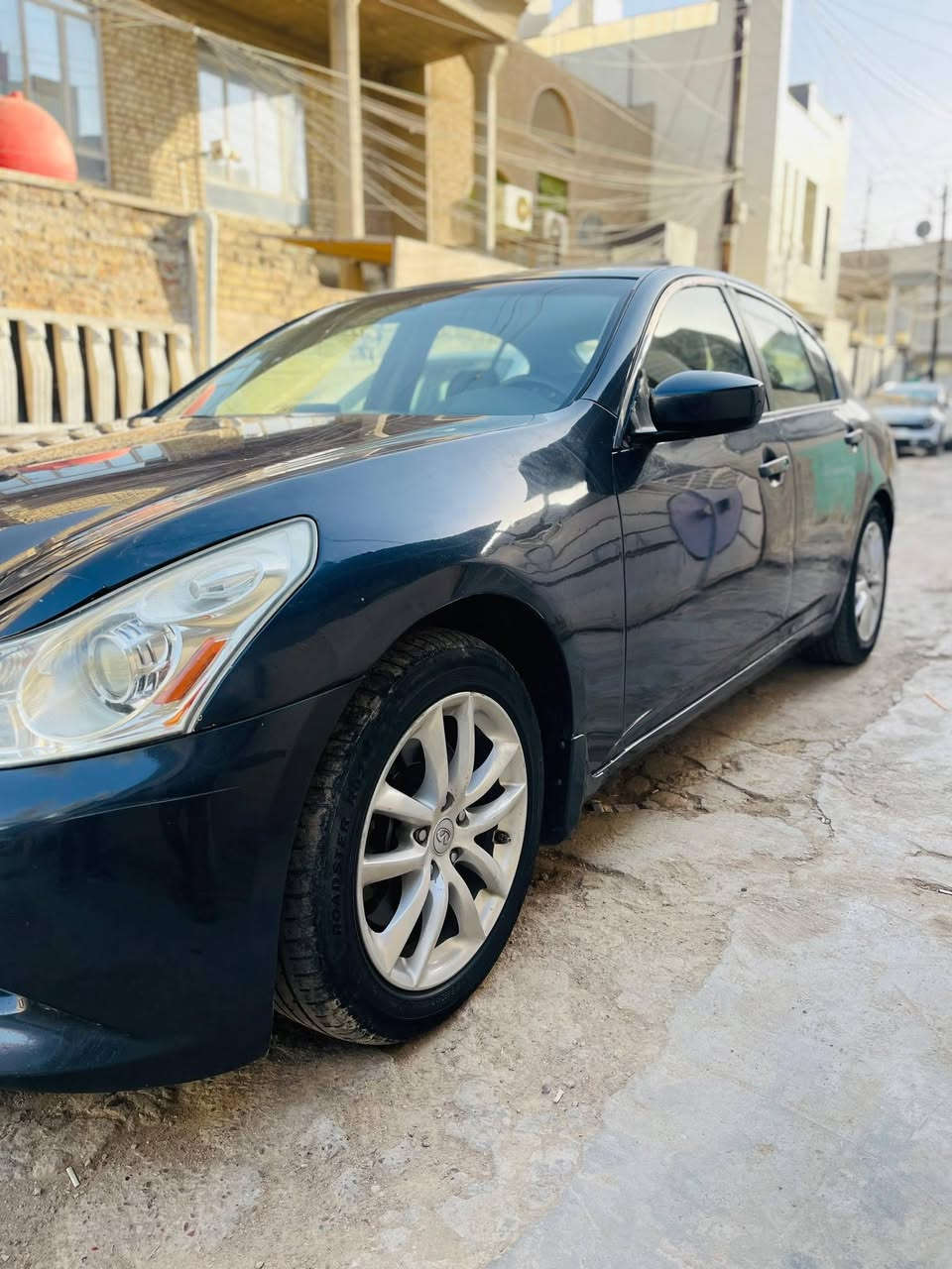 السلام عليكم 

انفنتي G37x 

مديل /2009
    المحرك: V6 سعة 3.7 لتر
كود المحرك: VQ37VHR
عدد الأسطوانات: 6 سلندر DOHC 24V
القوة: 320 حصان عند 7000 RPM
العزم: 360 نيوتن متر عند 5200 RPM
نظام الدفع: دفع خلفي RWD
ناقل الحركة:
أوتوماتيك 7 سرعات
أو عادي 6 سرعات (بعض نسخ Sport)
التسارع 0-100 كم/س: حوالي 5.6 – 5.9 ثانية
السرعة القصوى: 250 كم/س إلكترونياً  

🔥السعر (80)$ وبيها مجال قليل 🔥
☎️***********
