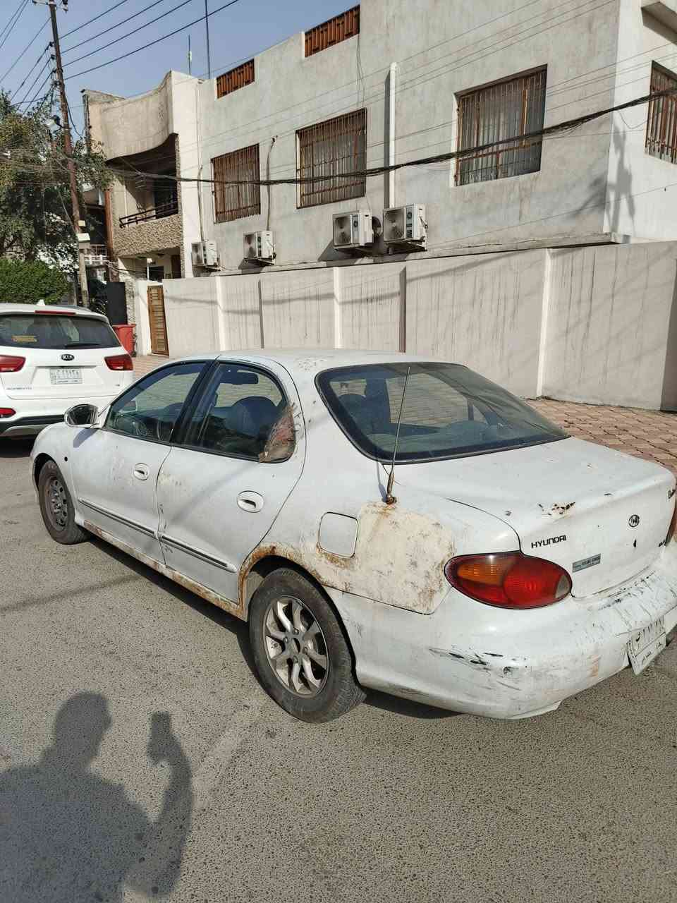 السلام عليكم
النترا موديل 2000
كامله من كير ومكينه
تخم تأير جديد كهربائيات كله شغاله
باتري جديد 
دوشمه كاعيه وباطين جدد
السياره حائز ثالث اسويلك وكاله بسمك
السعر 25ورقه
*********** للاستفسار
