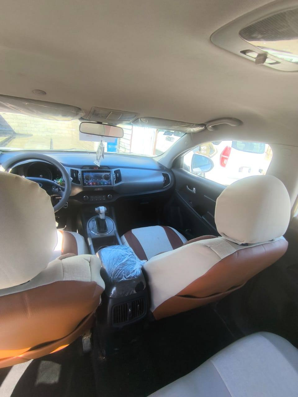 سلام عليكم
سبورتج موديل ١٦ خليجي
صبخ جاملغ امامي ايمن فقط
سياره جاهزه مانقصه شي
موصفات
شاشه كامره
تبريد قطعتين
تحكم ستيران 
مكينه ٢٤٠٠ مامفتوح برغي 
دواخل لونين
بسمي مداوار ثاني يووم
مكان السياره ناصريه الغراف
السعر ١٤٥ وبيه مجال بسيط
***********
