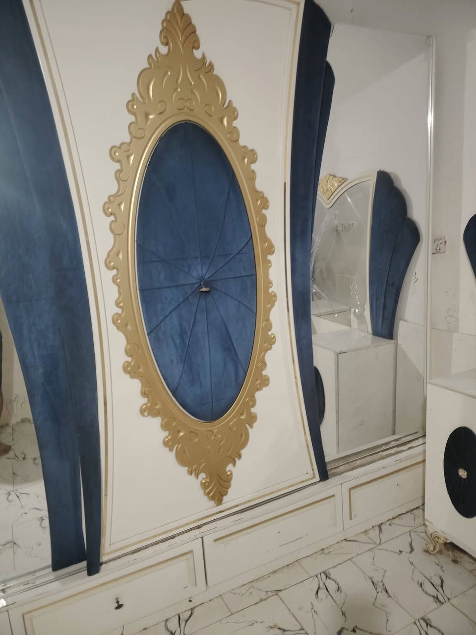 غرفة تركيه ثكيله كلش مشتريها ب 3،ملاين عارضيها. ب300 وبيها مجال للشراي مستعجلين ع بيعتها السبب يردون ينتقلون وماعدهم مكان


**إذا كنت صاحب هذا الإعلان وتريد حذفه لأي سبب، رجاءا أرسل رسالة إلى الدعم الفني**