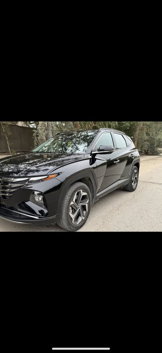 توسان امريكي  2023 ضربة خفيفة جدا وماشية قليل للبيع
السيارة بأسمي  
ماشية 21 الف كيلوا متر فقط 
السيارة فل مواصفات معروفة مختصرا { 4 كامرات ، رادار امامي وخلفي ،كشن تبريد وتدفئة وميموري ، اضائة داخلية ، تشغيل وتحريك  سيارة عن بعد ،…} 
السعر مطلوب  19800$ وبيها مجال  بسيط 
للاستفسار اكثر  
***********
