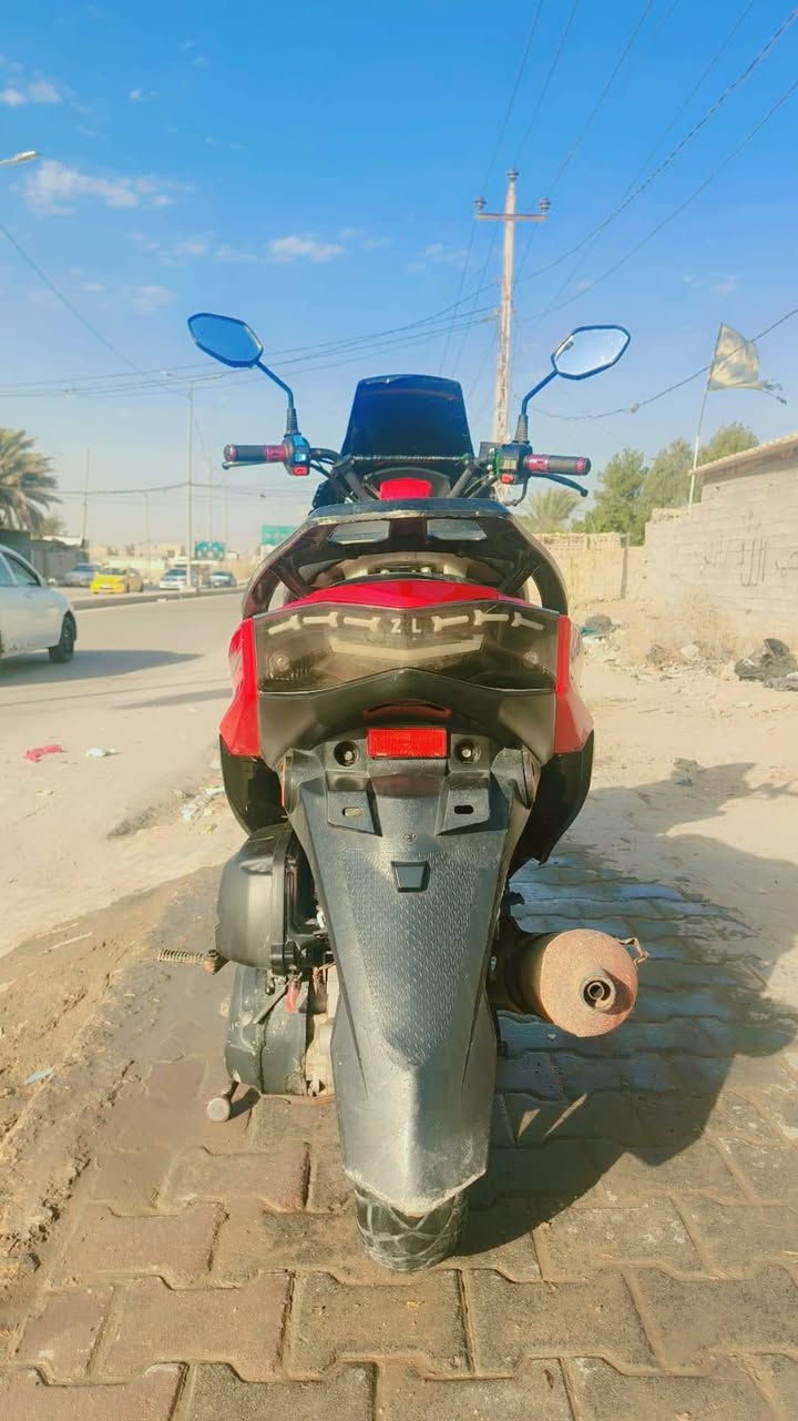 السلام عليكم شباب دراجه سكنس للبيع حلوه ومحرك ناعم تشتغل سلف هندر السعر ٣٠٠وبيهه مجال بسيط الرقم
***********
