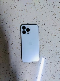 13برو ماكس لون ابيض ذاكرة 256 الجهاز صار شهرين من ماخذه مابي شي كله بل...