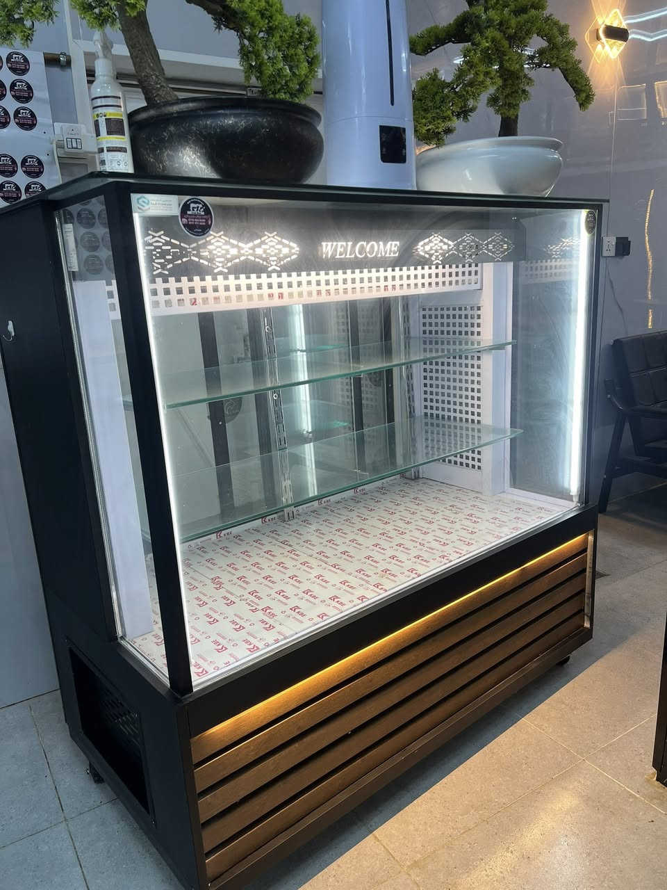 بەڕادی شیرینی ( ٣ قات ) زۆر پاکە و دوو هەفتە ئیشی کردوە بە شەرتی هەموو شتێک لە سلێمانیە هەرکەس ویستی نامە بنێرێ یان پەیوەندی بکات ***********
