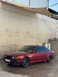 بي ام دبليو 1990 • فول مواصفات • صبوغ تجميلي