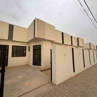 مجمع النخيل • ٢٠٠م • عائلة صغيرة