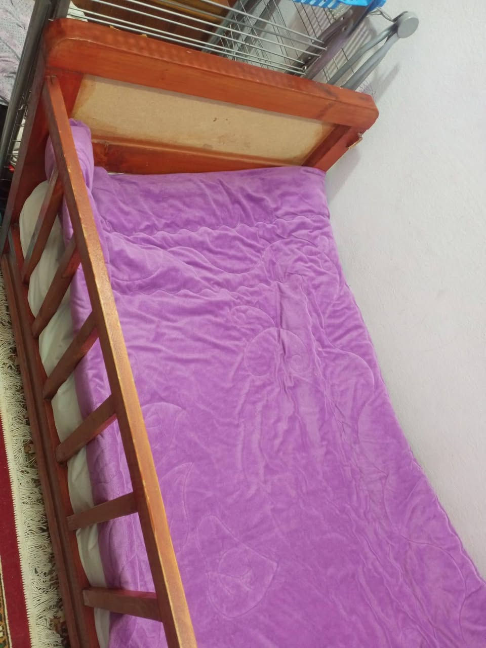 قريولة اطفال  خشب حطاطة   قياسها الطول ١٦٠ العرض ٨٠ تكفي من عمر عمر يوم لل ٧ سنوات  بس محجرها واحد فاصلي و موجود  كامل السعر ٧٠ وبيها مجال


**إذا كنت صاحب هذا الإعلان وتريد حذفه لأي سبب، رجاءا أرسل رسالة إلى الدعم الفني**