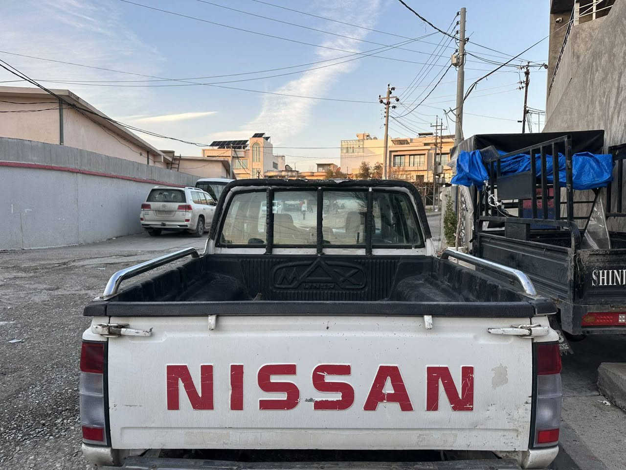 نیسان بی رەقەم  بەشەرتی مالی مەدەنی مەکینەی لوکی لەسەرە بی تەقەو ڕەقە هەموو گیانی بەشەرت  سەیارەکە تابله جوانە گەر مشتەری نیت سەرمان مەیەشینە نرخی (59)مەعامەلەیەکی برایانە  ژمارە تەلەفون ***********
