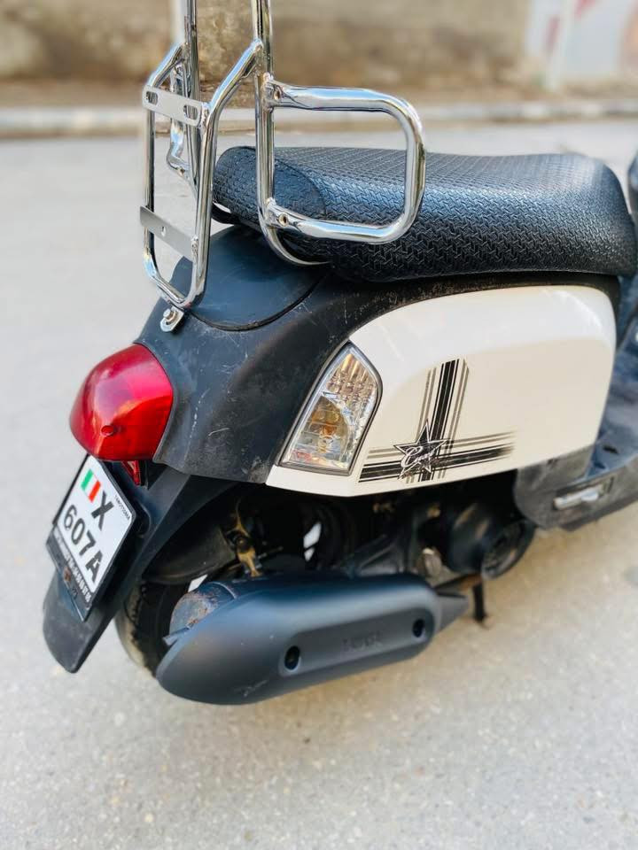 للبيع بوليسي دراجه جديده ماناقصه شي
سلف هندر سكن عالي ناصي اشاير كله شغال بيه وجاهزه
 دراجه جديده ٥٠ ابلاد  رايده ٧٥٠ وبيه مجال
 ناصريه مركز ***********
