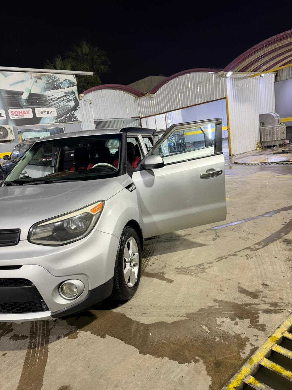 كيه سول للبيع مديل 2017 
ماشيه 58
السعر 120 ورقه 

***********
