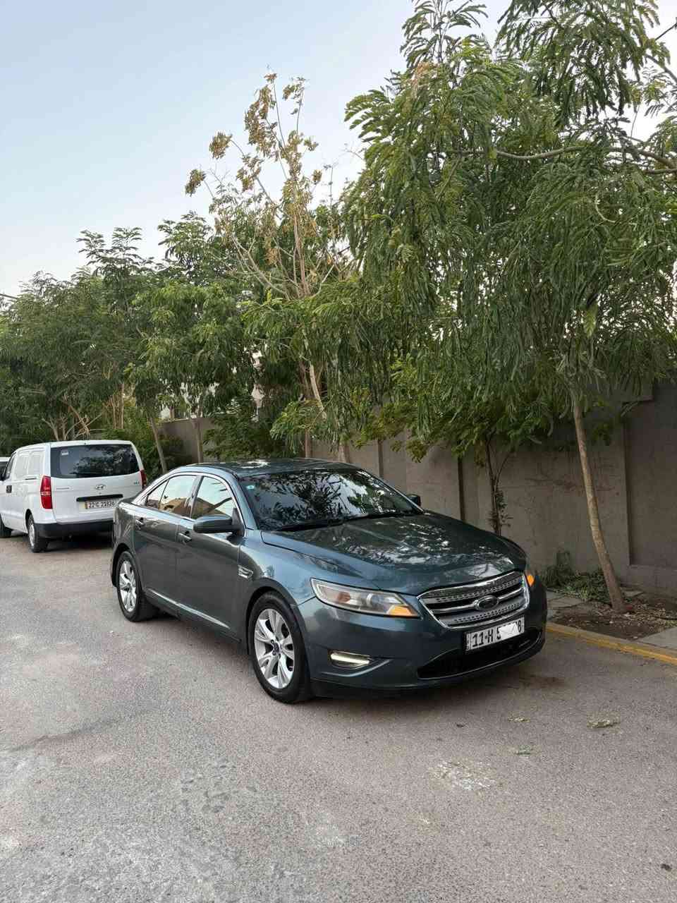 السلام عليكم فورد تورس 2010 SLT رقم بغداد الجديد بسمي حادثها من امريكة جاملغ وباب عكس السايق بدون شواصي ولغود وبيها اهنا اشكم قطعة صبغ بدون دواخل اني ابيع احزام بدون شواصي او لغد السيارة مكينة وكير خير من الله رايدها ب 95 ورقة مكاني بغداد حي الجامعة  *********** بغداد, العراق
