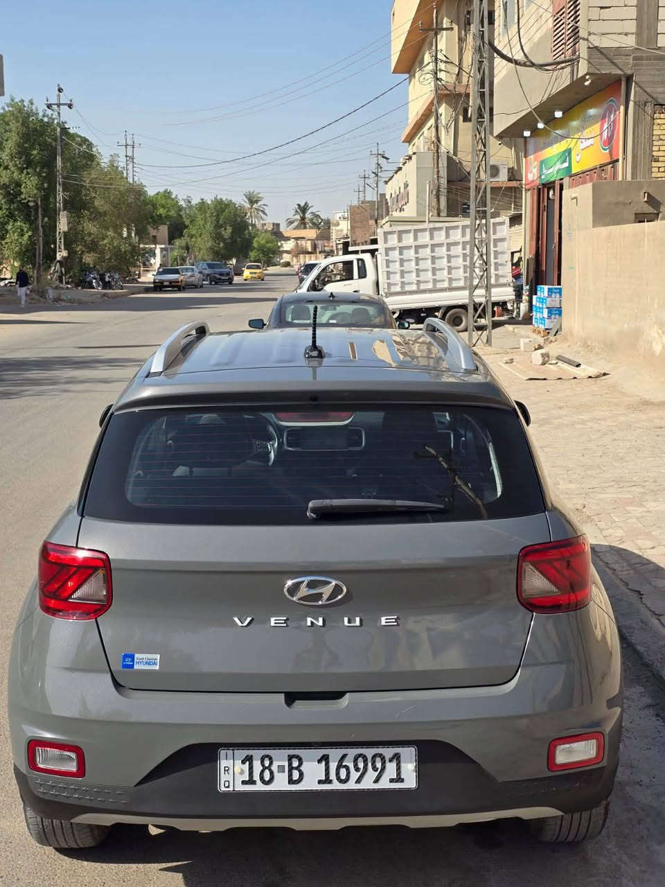 فينو 2023لون اسمنتي 
حادث دعاميه امامي فقط 
بدون صبغ بدون ارباك 
محرك 1600دبل نوزل 
فتحه .كامره خلفي .كشن مخمل 
توقف ذاتي 
رادار امامي جانبي خلفي 
مثبت سرعه 
٣ انظمه للقياده 
عداد الكتروني 
ماشيه 39km
رقم بابل دولي
***********
