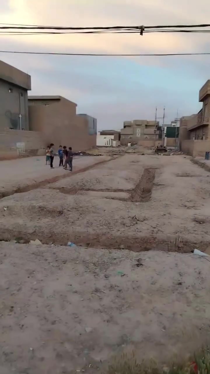 قطعة أرض حي المثنى خلف الخضراء
خلف معرض الدراجات
المساحة ٢٠٦ متر
عرض الواجهة ٨ وربع
النزال ٢٥ متر
عرض الشارع ١٢ متر
السعر مناسب جدا جدا جدا
للاستفسار أكثر عل خاص او الاتصال *********** موجود وتساب
