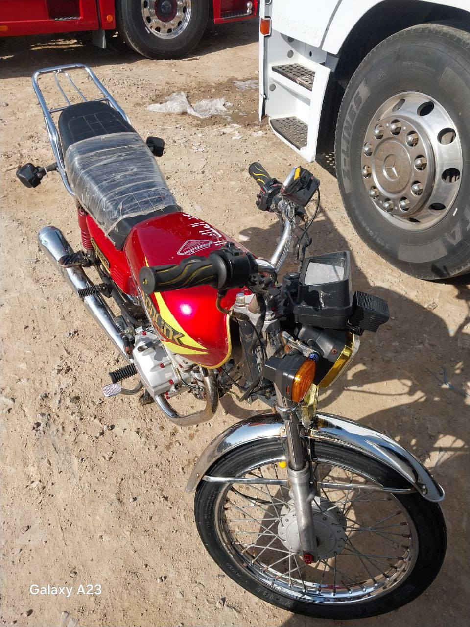 سلام عليكم  عندي دراجه لبيع ايراني 5كير محرك كفاله الدراجه ما ناقص لو برقي كهربايات كامله لمكان بغداد ابو غريب هاذه، ***********
