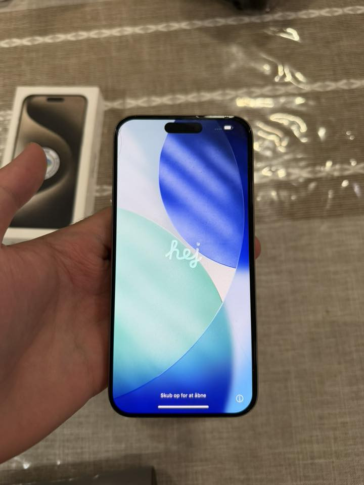 السلام عليكم ورحمه الله
١٥ برو ماكس تيتانيوم 
نظافه 100% شخط مابي 
بطاريه 84
بغداد 
للاستفسار :- ***********
