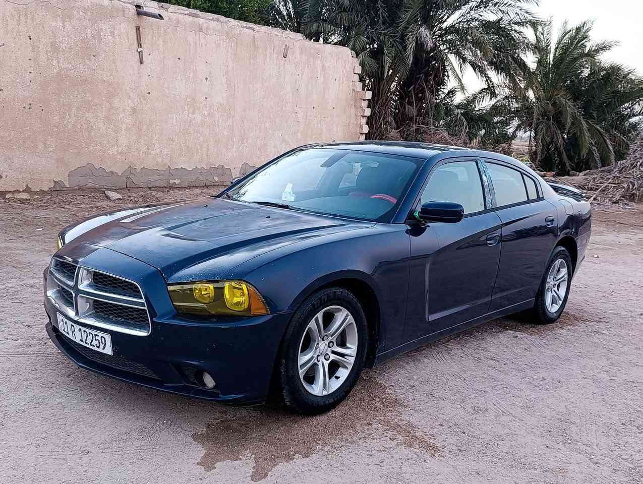 شارجر 2014 لون نيلي رقم بغداد بسمي الدولي بيها رشات صبغ مكفولة من الضربه القويه والكص والعيب الشرعي والصبغ العام والحزام السياره جاهزه مكينه كير حداديه تبريد تخم تاير مواصفات معروفه بصمه تشغيل بصمه ابواب تحكم استيرن ويلكب حساسات أمامية وخلفية محرك 6 سلندر وباقي المواصفات المعروفه السعر 125 وبيها مجال للشراي للاستفسار الاتصال على الرقم *********** مكاني ناصريه للبيع او المراوس حسب القناعه ملاحضه السياره يرادلها تلحيضات بسيطه مثل ما موضح بل صور

