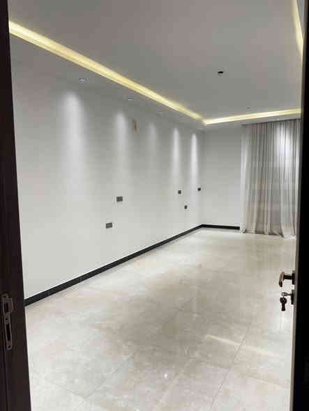 الدار لبيع موقع شارع فلسطين ساحة بيروت بل القرب  من مدرسة واحد حزيران محلة 506 زقاق 19 ..  بناء حديث2025  
يحتوي على : 6 غرف نوم ، 2 مطابخ ، 4 حمامات 1 خارجي و 3داخلي مع باقي تفاصيل منور و ترك ولخ ..

مساحة 200 متر واجهة 8 ونزال 25متر

• سعر المتر ب 5 ملاين و 750 الف المجموع الكلي مليار و 150 مليون و قابل لتفاوض !! 🤍

لاستفسار لاتصال عله رقم ***********  او مراسله خاص وشكرا
