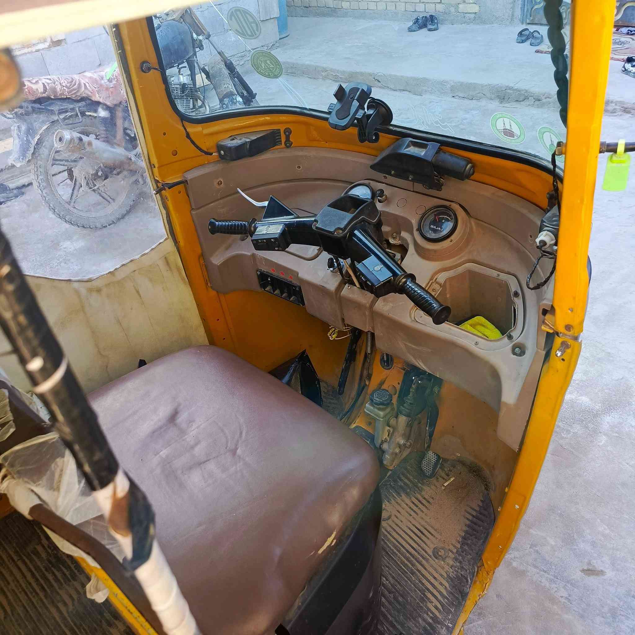 السلام عليكم تكتك باجاج للبيع اوراق بصره
مديل2020 السعر 3500
الاستفسار
 *********** اتصال
***********واتساب
