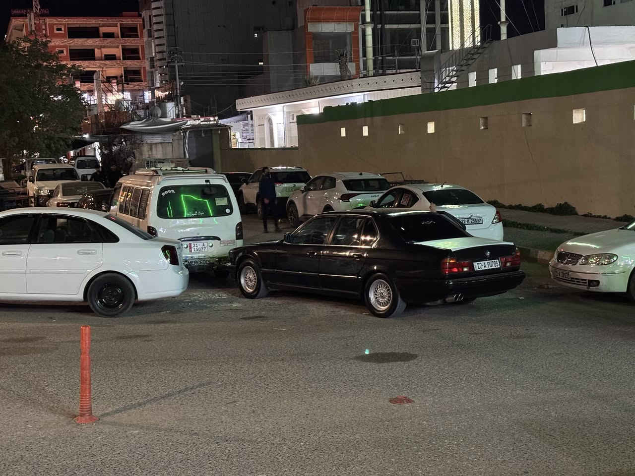 السلام عليكم ورحمة وبركاته بيع سريع ورجعت نشرته بسبب وعود جذب سياره 
بي ام 735
‏6 سلندر 
سنويه جديده بسمي لحد 2031
هزه جديد 
تايرات جديده ويل جديد 
محرك جديد صار شهر مسدود على كير بدون عيب 
سياره بدون صوت خشن 
تبريد شغال
داخل نضيف 
مكان السياره كلار قرب خانقين 
سياره صبغ عام 
***********
السعر 45.بي مجال
