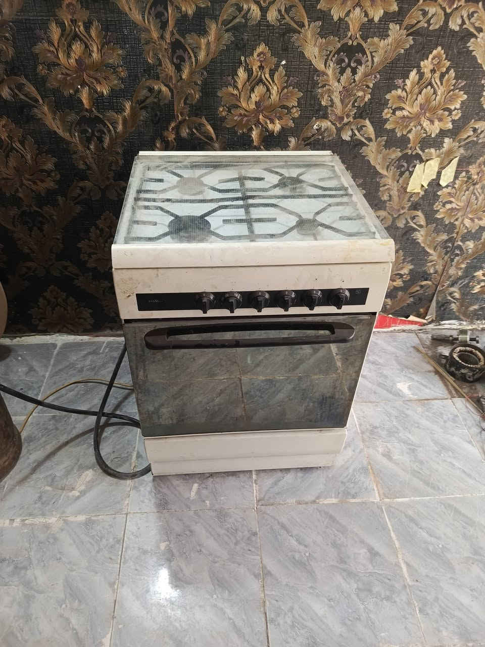 طباخ الماني يشتغل غاز كهرباء سعر ١١٠ العنوان نجف حي الرحمه بالبدايه شارع الكيات قرب سلام المختار رقم الهاتف *********** واتساب موجود
