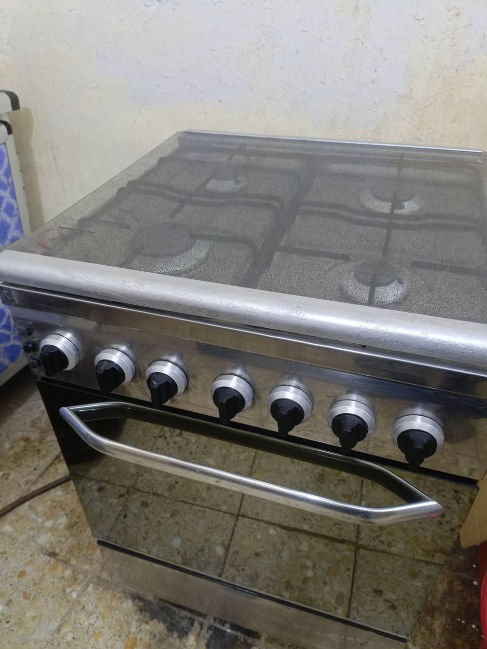 طباخ فريش مصري باب اول 4 مشاعل نضيف كلش وشغال العيون والفرن شرط الفحص سعره مناسب اني مكلف بلنشر الاتصال بلرقم واتساب موجود 
***********
