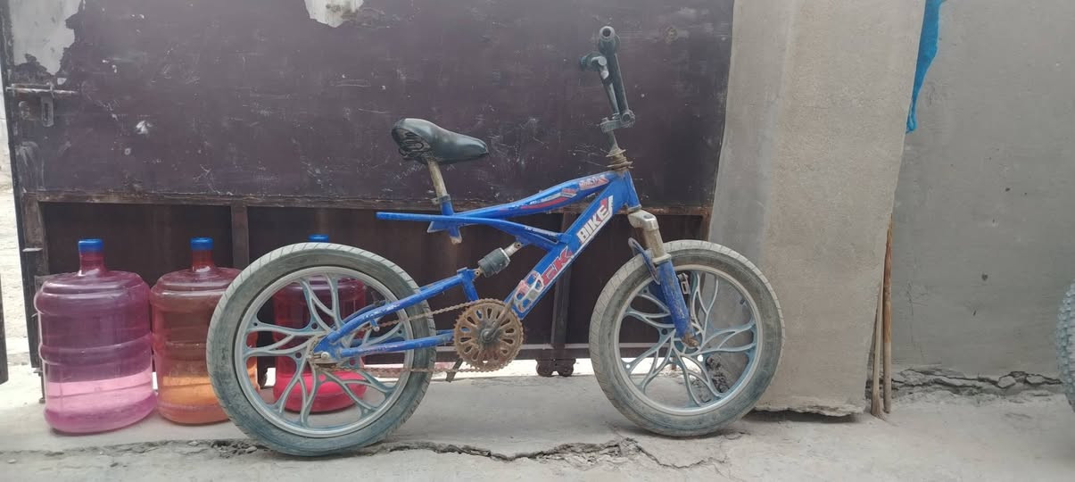 بايسكلات بي ام اكس اثنيهن ب50 الف مكان زعفرانيه ***********
