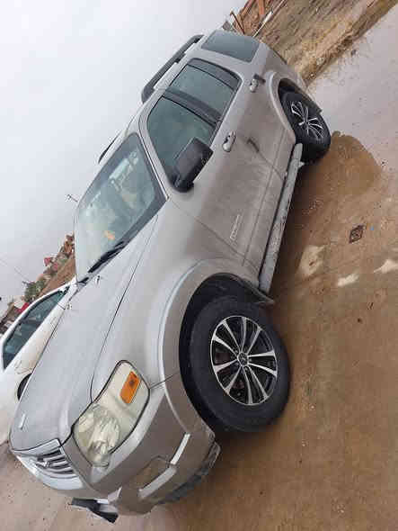 السلام عليكم من رخصة الادمن المحترم سياره فورد اكسبلور موديل 2008 رقم سليمانيه للبيع سعرها ١٠٠ ٥راكب ٦سلندر تدفئه تبريد كله شغال حادثها جاملغ جهة السايق وشويه خشم البنيه سياره نظيفه وخير من الله الشراي يتصل وهذا رقمي ***********
