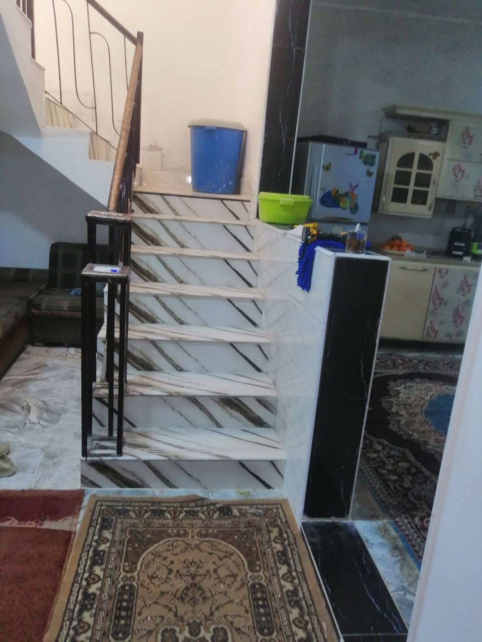 السلام عليكم بيت للبيع الشرطه الخامسه منطقه الدوانم مساحه ٢٦٠ متر طابقين كامل مواصفات وهذا رقم موبايلي *********** وبيه وتساب @
