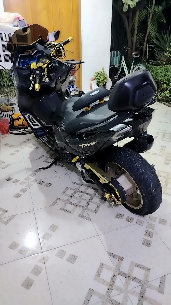 تي ماكس 2017 كفاله
بيع مستعجل عندي ضرف جهزها من كلشي مليانه تزويد وكله اصلي ماشيه ٥٣
السعر ٥٥ وبيها مجال
جيب ١٥ فيتر وتعال كلب كفاله 
بابل الحمزه الغربي شارع الجمعيه 
***********
