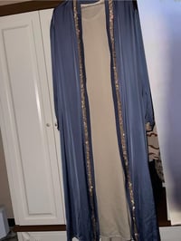 بدله 48/50 • عبايه 60 • قفطان 100-120كجم