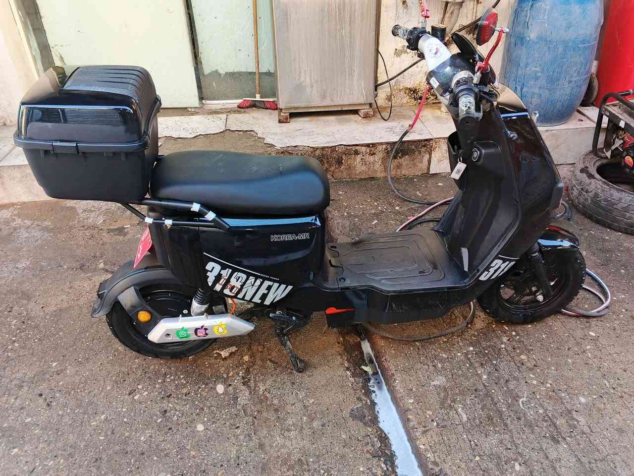 موطور شحن اللبيع ابجي 318/أربع نمرات 6/بطاريات سرعه فول مواصفات معروف بي بك للخلف شرط كلو شغل شرط كلو على فحص شرط جديد يعني جديد السعر 550بيها مجال الملف 2000/رقم موبايل كورك اسياء بي وتساب موصل ايسر اتصل ودالل 
***********
***********
