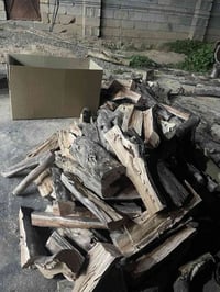 متوفر لدينا    خشب 🪵 فواكه حطب للشواء 🔥 🔥   كارتون كبير  طول ٦٠ سم  عر...