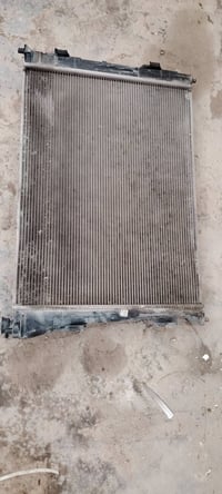 راديتر  اوبتيما كلش نضيف بس عوزه قزان لان يندي منه كلش قليل سعر 30 وبي...