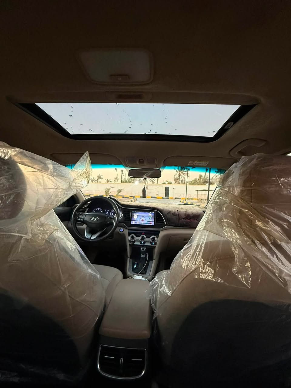 السلام عليكم
النتره 2020 خليجي .

مكفولة من الصبغ والتبديل كفالة عامه

مكينة 2000 دوش مكفولات 

رقم أربيل بعد 6 اشهر وتنتهي 

بيها بارد وطخه ب دعاميه الاماميه ركن ايمن 
   مواصفات 

فتحه سقف ، بصمه ابواب، صندوق ذكي، حساسات أماميه خلفيه، لد نهاري، قطعتين تبريد، تحكم ستيرن، اشاير بل مري , ثلاث انضمه قياده، 

تبريد وتدفئه شغال 

مدخل (AUX_USB)

منظومه تبريد جديده 

تخم تاير 

حداديه كلها جديده 

السعر 135 

***********
