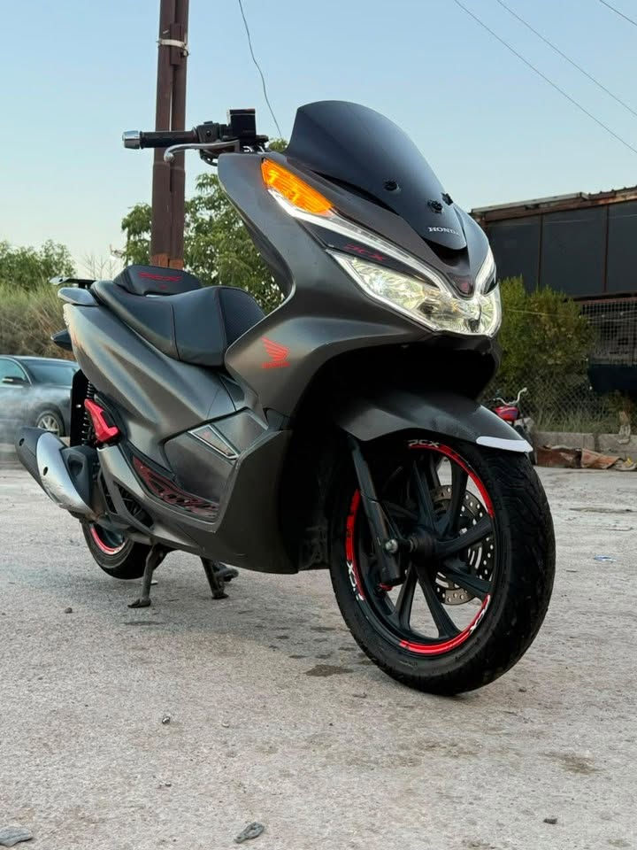 � للبيع هوندا PCX 🚨جيل ثالث

🏍️ الدراجة نظيفة جدًا وحالتها ممتازة.
✅ الشكل مرتب كما موضح بالصور.
✅ الإنارة والإشارات شغالة بالكامل.
✅ جاهزة للاستخدام ولا تحتاج أي مصروف.

💰 السعر:17
📍 الموقع: (ديالى المقدادية ).
📞 للاستفسار والمراسلة: (***********)
