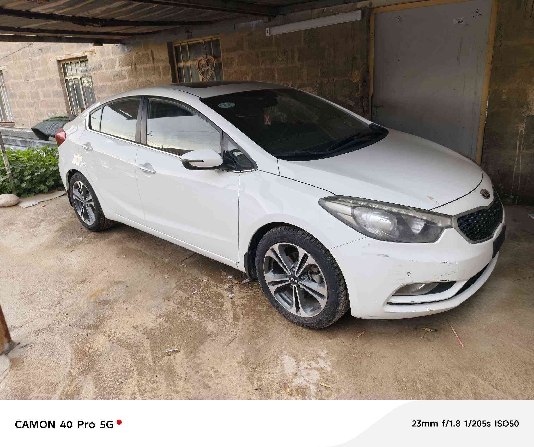 كيه سيراتو موديل 2014  سياره جديده 
فول سويج 
حداديه جديده تخم تاير سياره ماناقصه شي باسمي رقم بابل  مكانها الكوفه عباسيه 
رقم الهاتف *********** النجف, العراق
