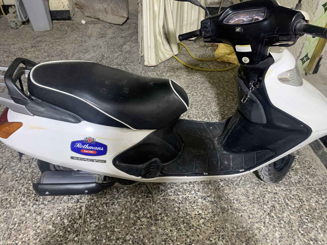 واحد ونص مكفوله ياباني كلشي شغال شوفت عينك بيهه مجال اي بيهه قليل قليل لاتعبني اوراق وصل كل ذبانات وصل حاويه نضيفه عماره ميسان قادسيه ***********
