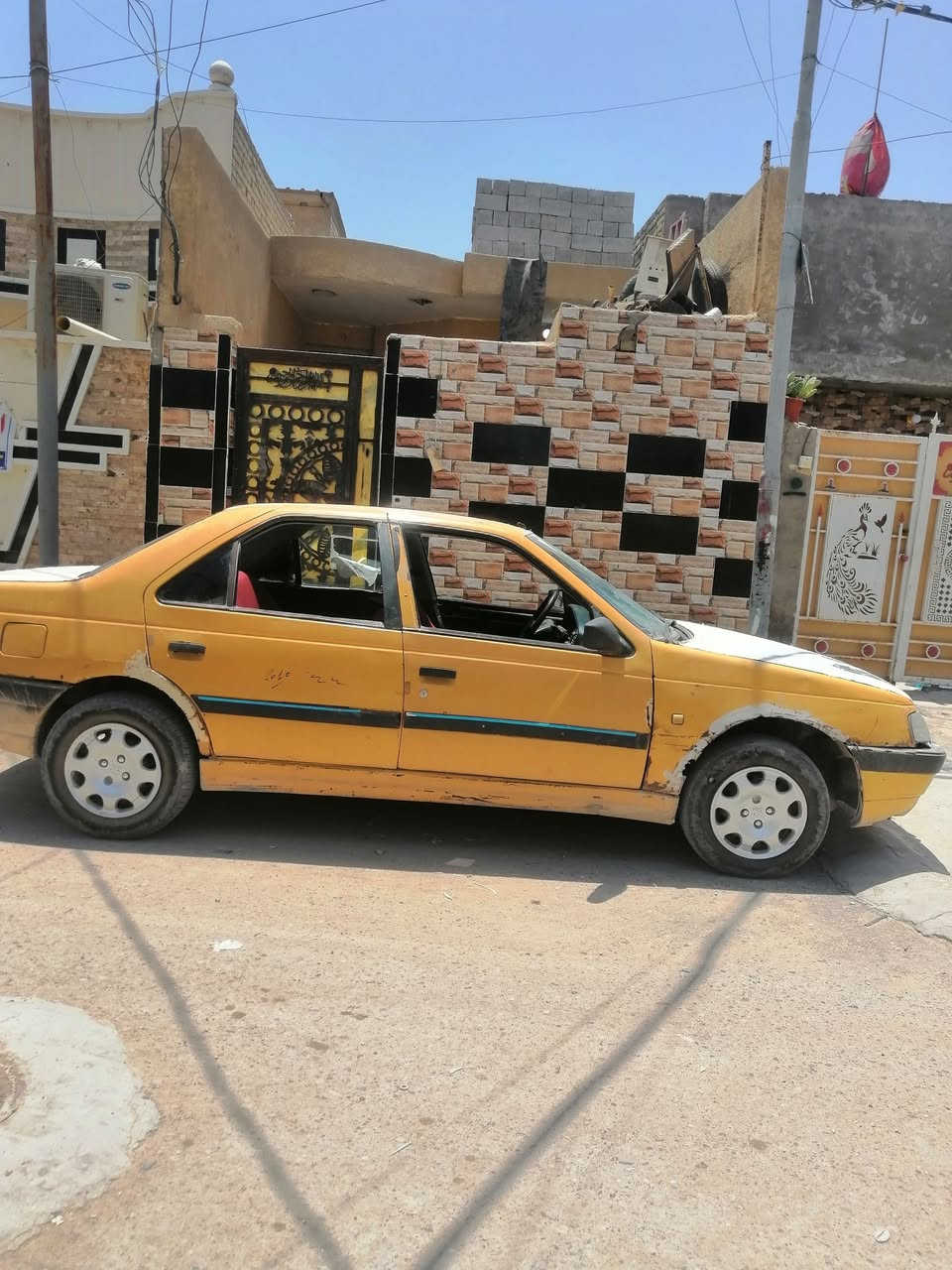 السلام عليكم 

بيجو روا للبيع 

رقم قادسيه 

راعيهة موجود 

كير محرك نضيف 

لون برتقالي مصفر 

المكان بغداد مدينه الصدر 

الأتصال على الرقم بي واتساب 

***********

الشراي بي خير ويدلل

