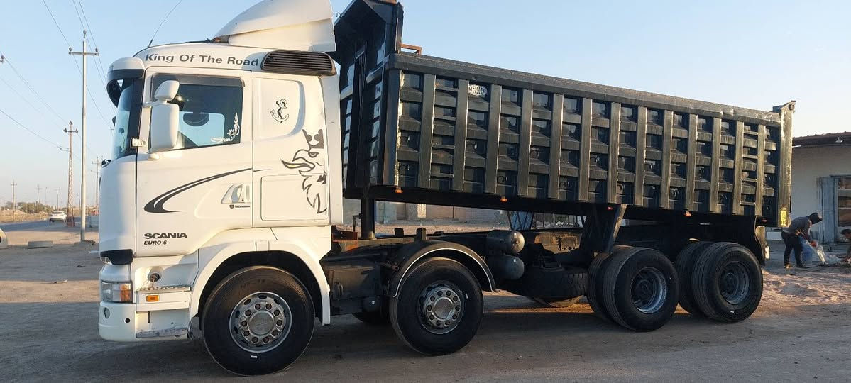 سكانيه مديل ١٤ جديده توه مرقمه بصره محرك ٤٥٠ لا تنقيص ولا بخار مجموعه ورده ٢٦ خفيفه كفاله عامه رقم صاحب السياره ***********
