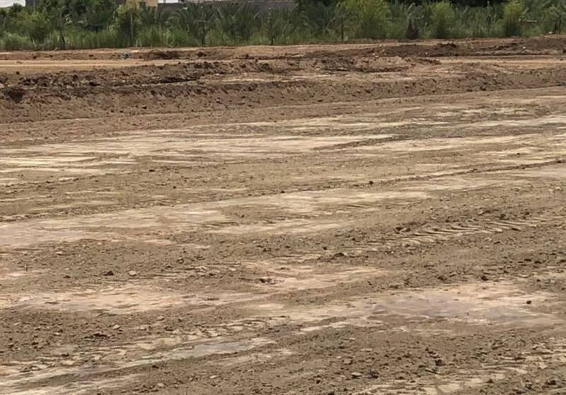 ارض زراعية للبيع مساحتها ٧٣٠م على طريق سوق الشيوخ جهة الشط تبعد عن الشارع العام ٦٠م مدفونة ومحدولة خدمات ماء وكهرباء وبناء عرض الشارع ٨م السعر مناسب بيع مستعجل ***********
