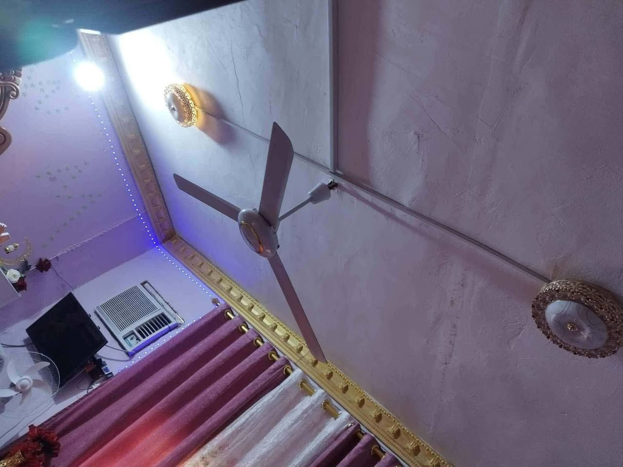 بيت مستعجلين كلش على بيعته وبسعر مناسب
بيت طابو صرف للبيع 
 المساحه 200متر
 المكان سديناويه قرب الجنسيه يتكون من غرفتين وصاله ومطبخ ودانيه وصحيات داخليه وخارجيه بناء بلوك عكاده
ماي كهرباء مجاري تبليط رصيف أنترنيت ضوئي كله جهاز
 السعر130وبيه مجال
 بيع مستعجل


**إذا كنت صاحب هذا الإعلان وتريد حذفه لأي سبب، رجاءا أرسل رسالة إلى الدعم الفني**