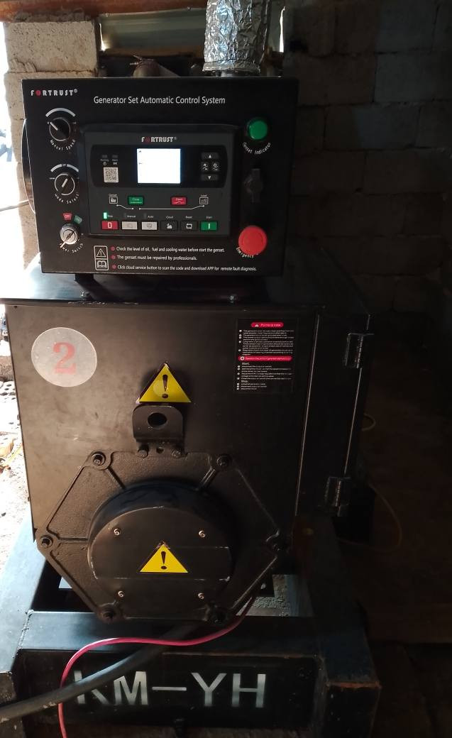 للبيع مولد كمنز سته سلندر راس توليد 150كيڤي ستان فورد مولد اخذته زيرو شغلته قليل فول حساسات بصمه شاشه للتواصل ***********
