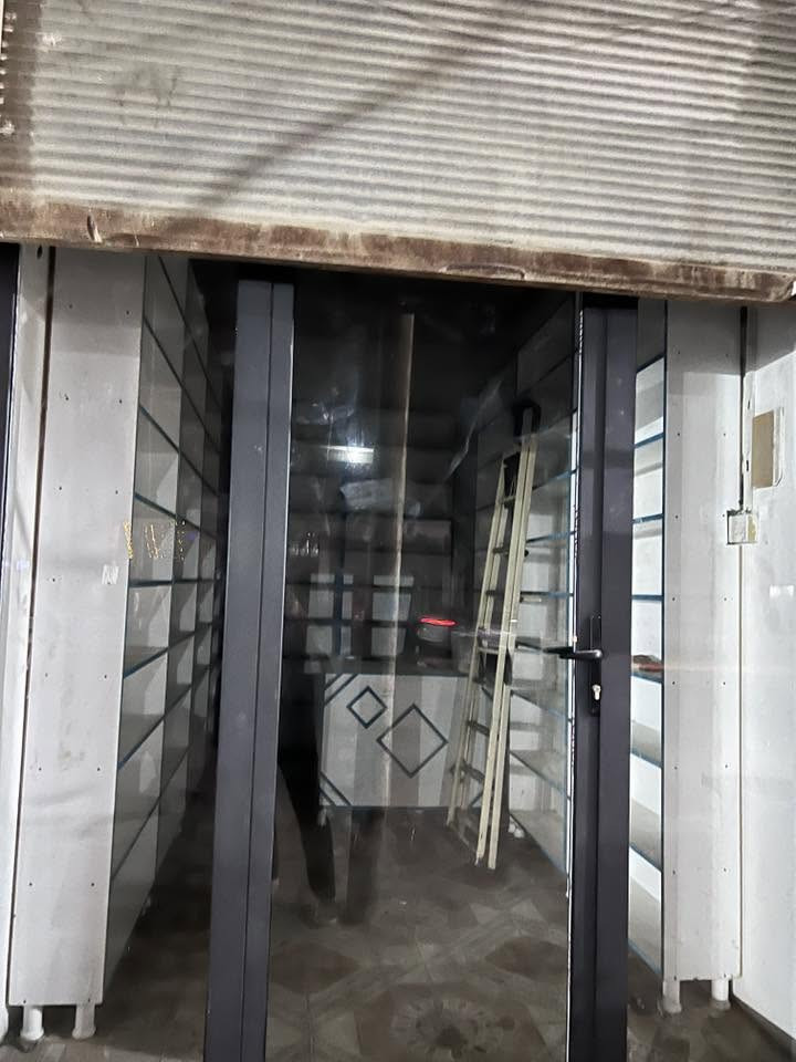 السلام عليكم  
محل للبيع التضحية  شارع العيادة 
***********

