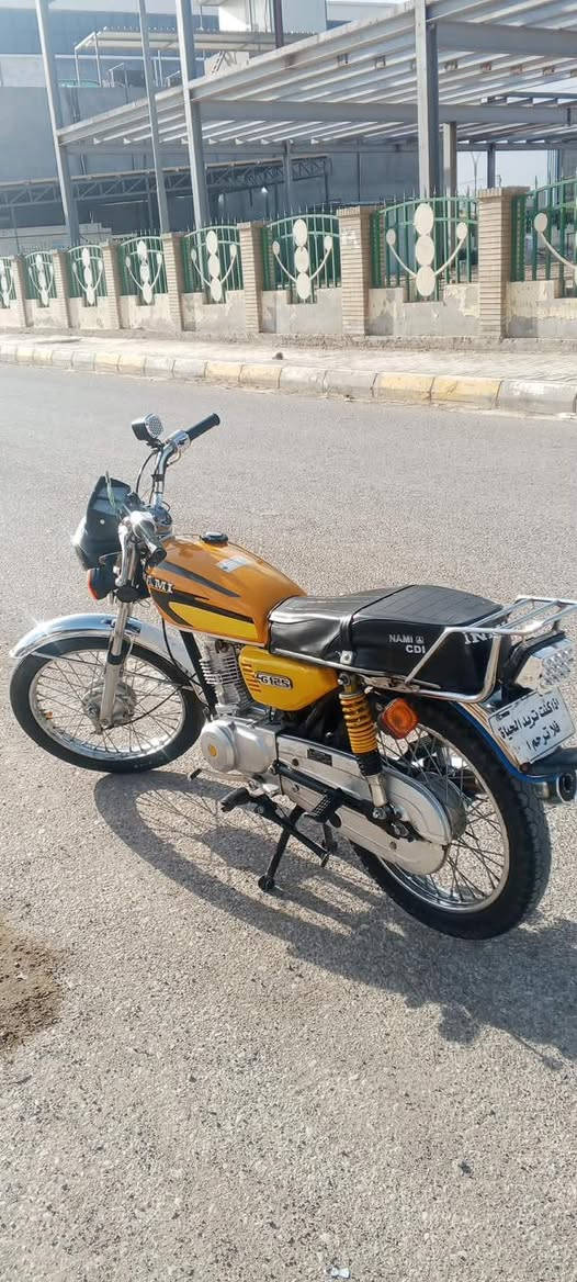 السلام عليكم نامه للبيع  ٢٠٢٣ امتياز نضيفه بيها اوراق ناقصها فقط اشاير كتف دراجه نضيفه من كلشي كهربائيات شاصي مكاني بعقوبه سبعه نيسان سعر 500 وبيها مجال  / *********** متواجد واتساب
