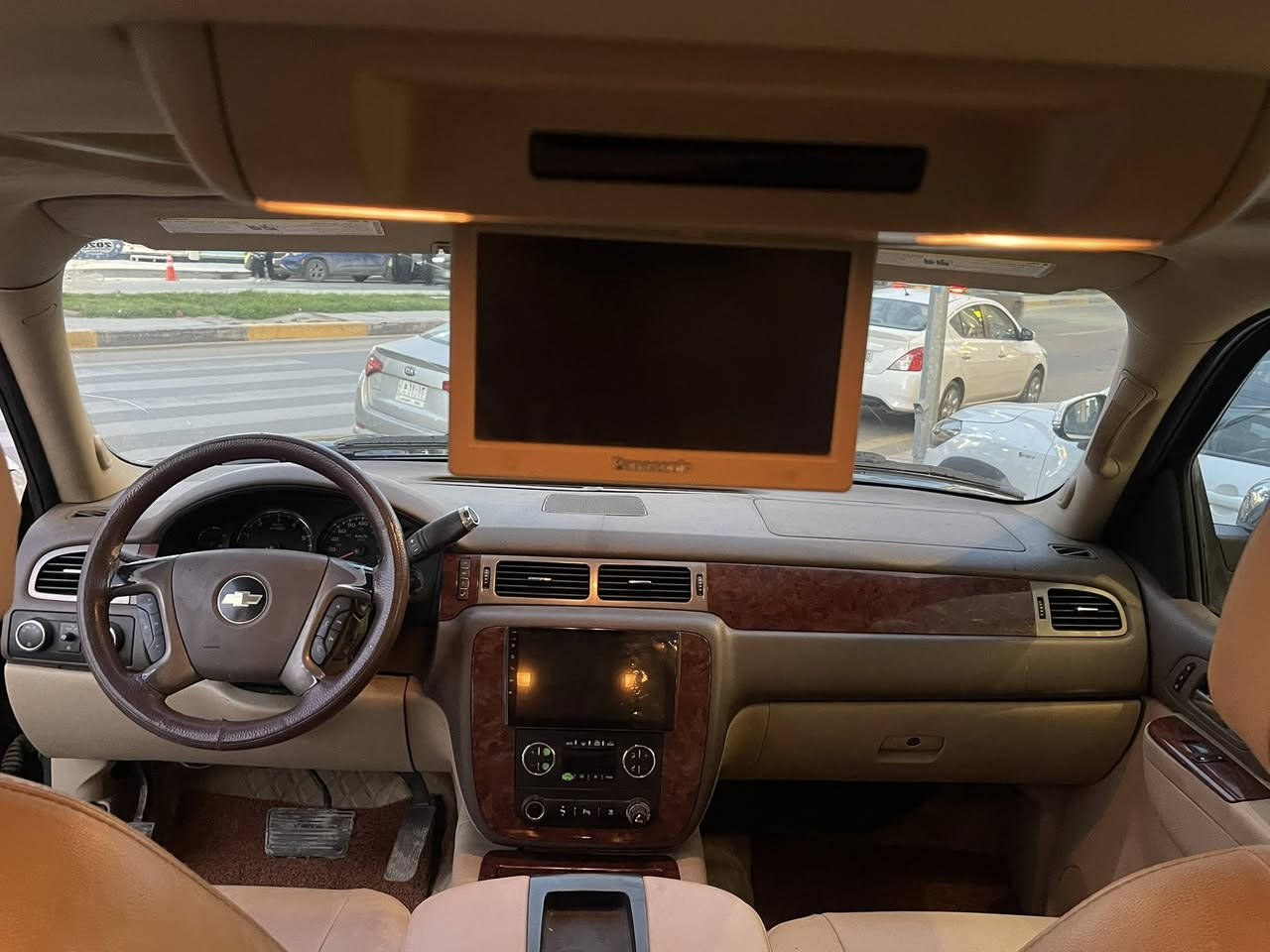 سلام عليكم سياره للبيع
شوفرليت تاهو 2011  أخت زيروو 
 خليجية وكاله المنصور 
مكفوله كفاله عامه 
موديل 2011 
فول مواصفات LTZ 
رقم سليمانيه دولي جديد وسنويه جديده باسمي تحويل مباشر 
ماشيه 156 الف كيلو 
استخدامي شخصي فقط
مكان بغداد الكاظمية 
رقم الهاتف : *********** 
السعر : 265$
