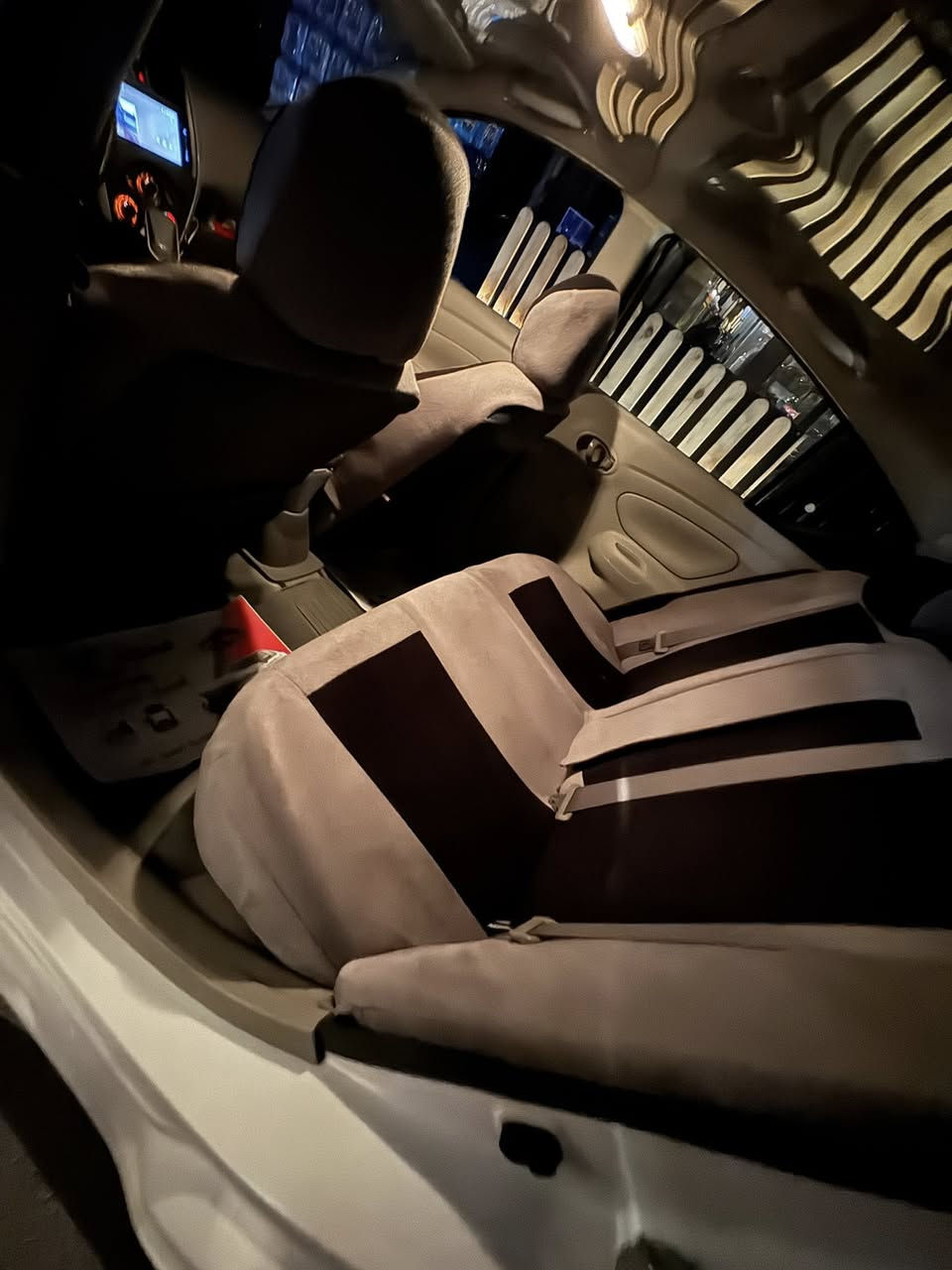 السلام عليكم 
سني هندي بليتة زرگة موديل 2021 
ماشية 70 الف حقيقي وقابل للزيادة 
بيها صبغ باب السايق  وشبر من الباب الخلفي بدون دواخل صدر امامي وخلفي وحدادية كلة جديد وجاهز ربع متصرف عليها رقم بغداد ب اسمي السعر 116 وبيها مجال بسيط 
مكان السيارة بغداد حي الكوفة للاستفسار  *********** ممتواجد خاص
