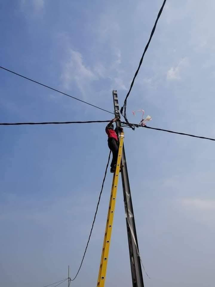 كهربائيين لتسليك الكيبلات في الموصل و سهل نينوى وتحويل مواقع في داخل الموصل
وتحويل الوايرات م̷ـــِْن عواميد الانارة                للاستفسار على هذا الرقم
***********🔥***********
