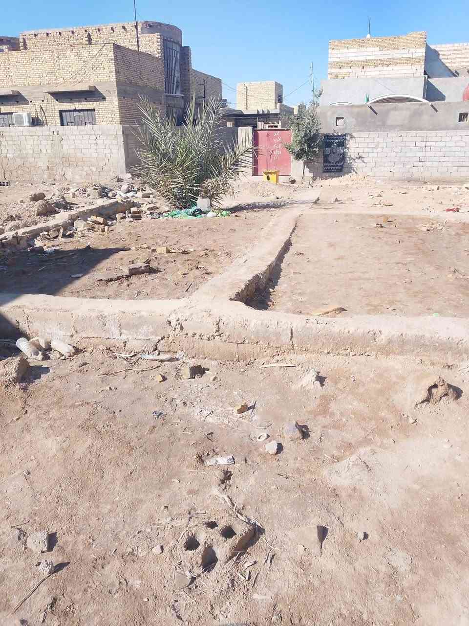 عرصه طابو زراعي المساحه ١٩٠ متر نهايه حي  العسكري كاع ال زوير 
تبعد عن الطابو ٥٠ متر خدمات كامله ماي وكهرباء حتي المجاري قريبه عليه مدفونه وبيه بتلو بسيط السعر ١١ مليون لاتصال على الرقم ***********
