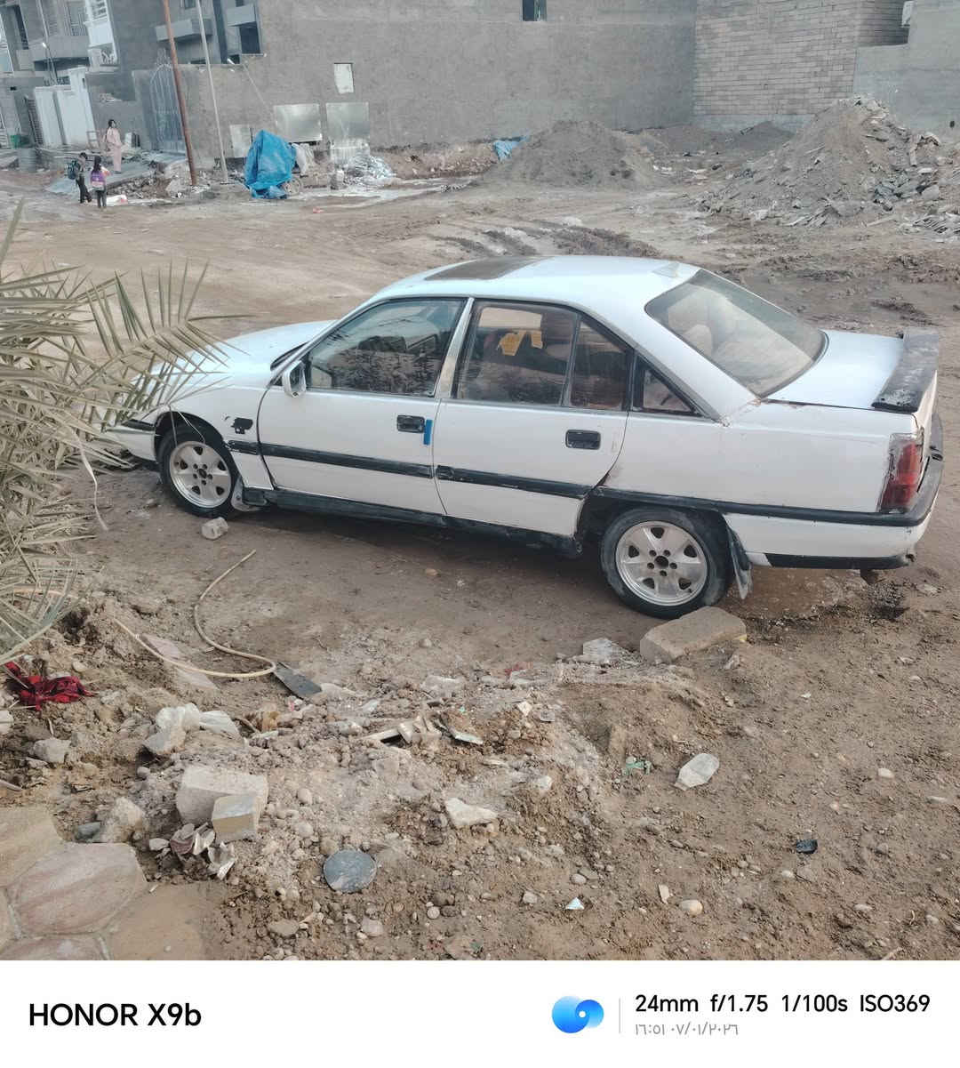 اوميكا موديل 90 المكينه خير من الله مستلمه سنويه خضره مراوس اوبيع سعر 15جاهزه سياره من كلشي بس بيها ضعف بلعينه مال لكليش ساره شغاله *********** /***********
